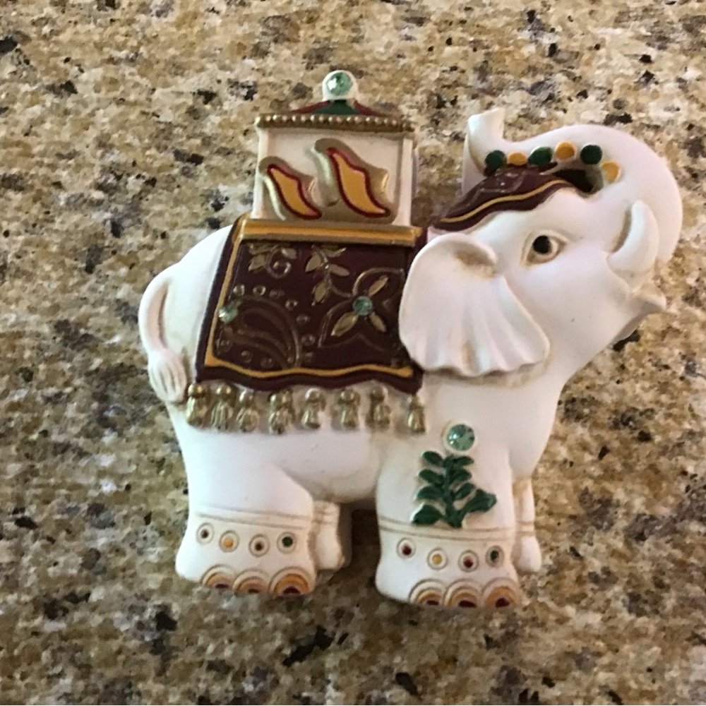 Decorative Elephant Figurine Trinket Box with Intricate Design